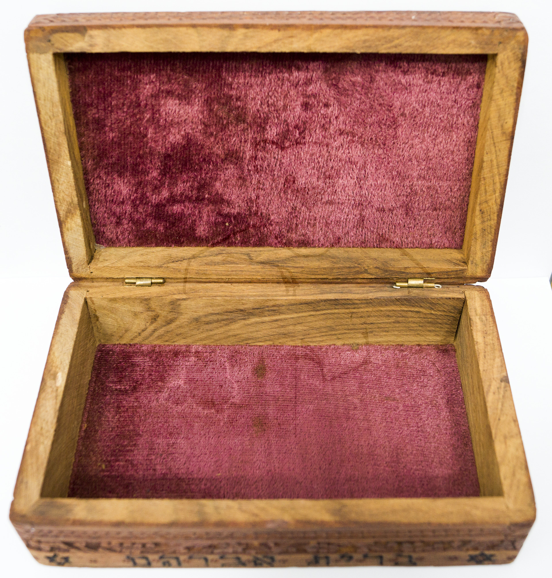 Kasten aus Mahagoni Holz, geöffnet